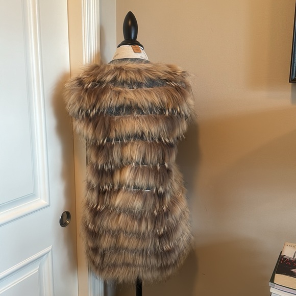 Raccoon Knit Vest - Size Small - Picture 3 of 3